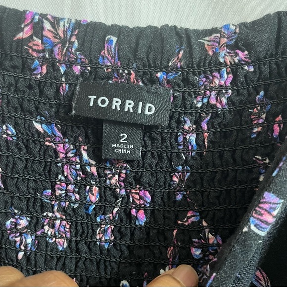 Torrid 2 Black Floral V-Neck Sundress Smocked Midi Summer - Picture 3 of 4